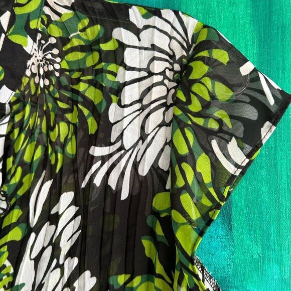 Sash Green Floral Sheer Ruffle blouse Medium - Picture 8 of 16